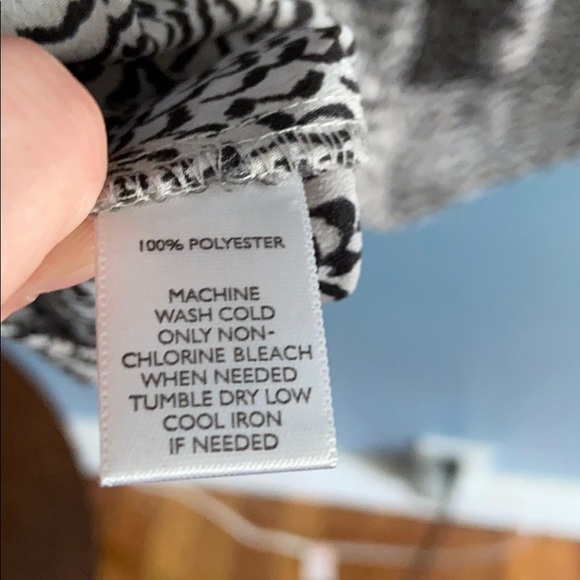 Loft Tie Front Sleeveless Blouse - Picture 4 of 6